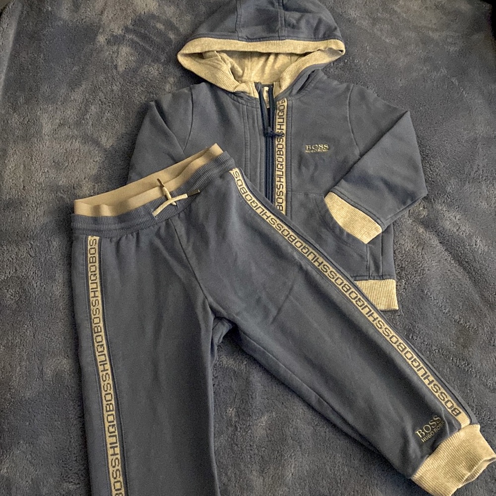 Hugo Boss 2T toddler boys sweatsuit set